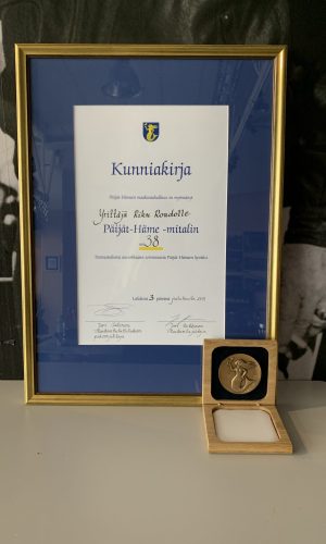 tunnustuksia7